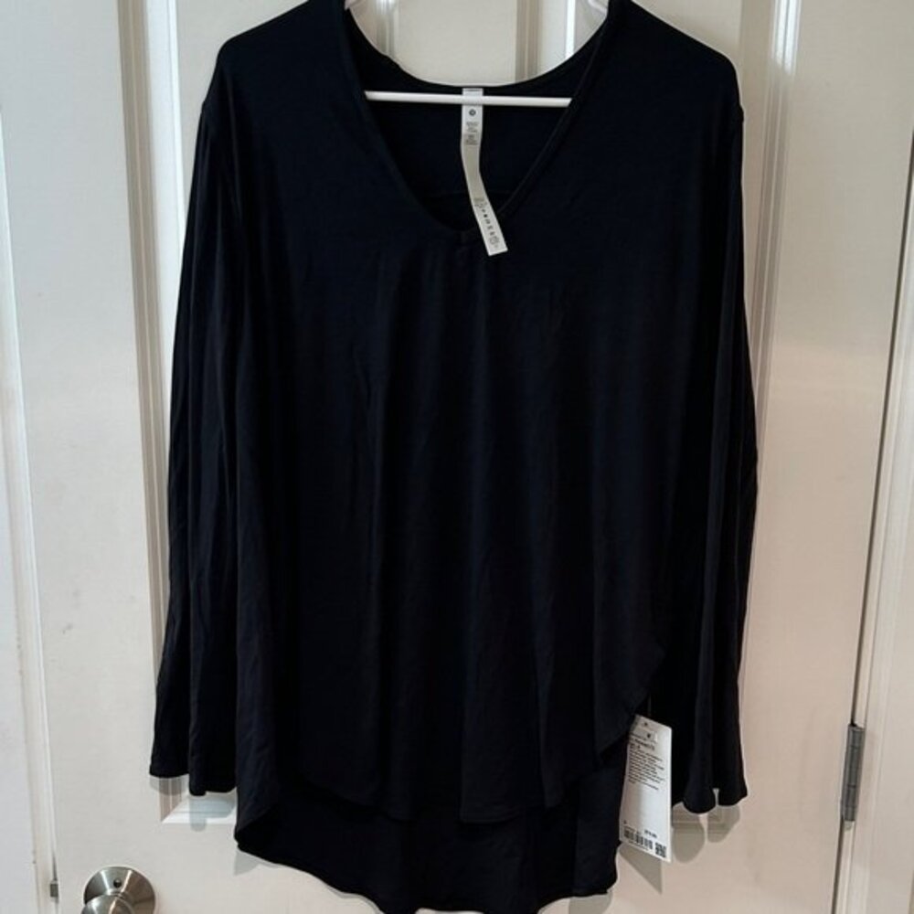 Lululemon Athletica Midnight Long Sleeve Tee